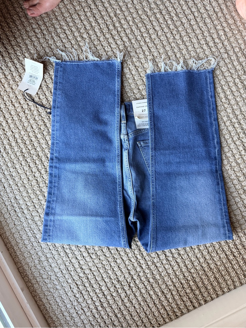 Citizens of Humanity Daphne Crop Jeans - Medium Blue - Picture 9 of 10
